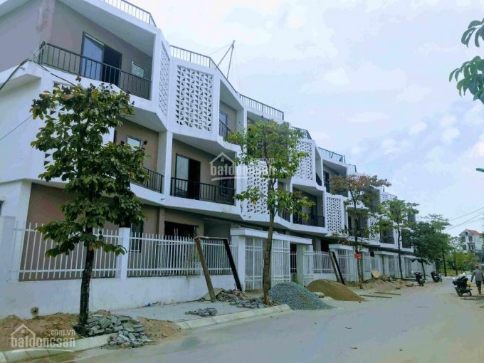 lien ke nam 32