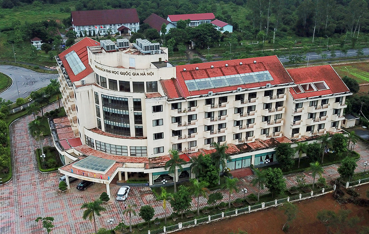 Dai hoc quoc gia Ha Noi hoa lac
