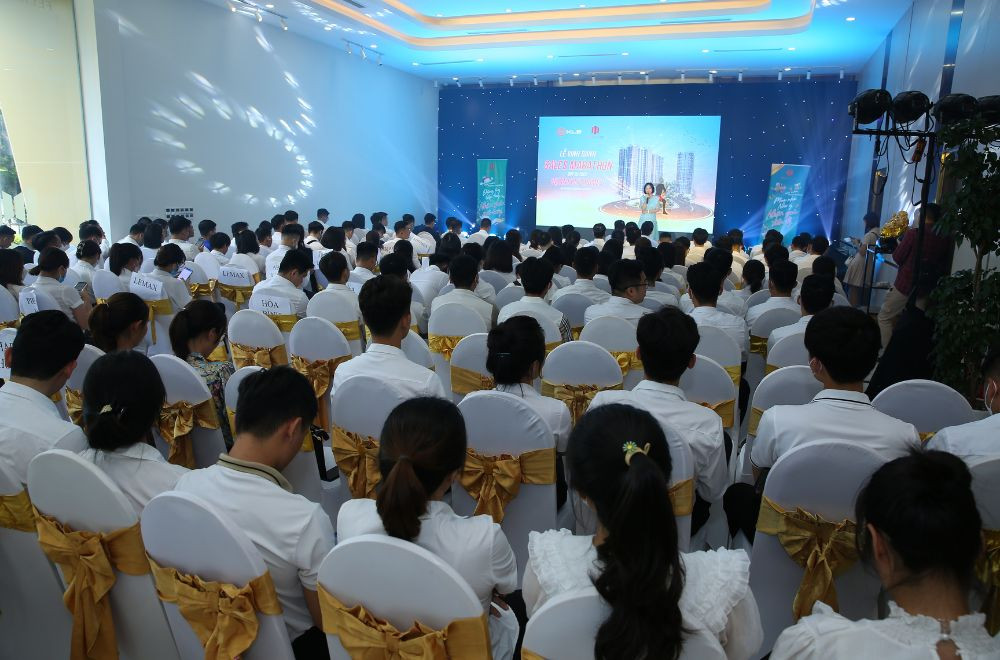 Chủ đầu tư KLB Tôn Vinh những đại lý xuất sắc phân phối Dự án Feliz Homes 8 klb vinh danh dai ly